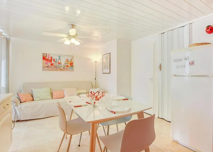 דירה Les Portes De La By Interhome גרואיסאן